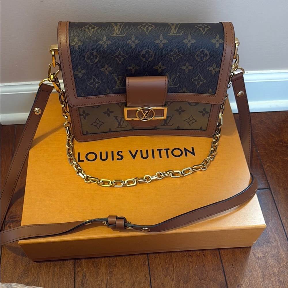 Louis Vuitton Monogram Crossbody Bag with Gold Chain